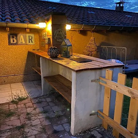 Holiday home Maison Sur Veranda